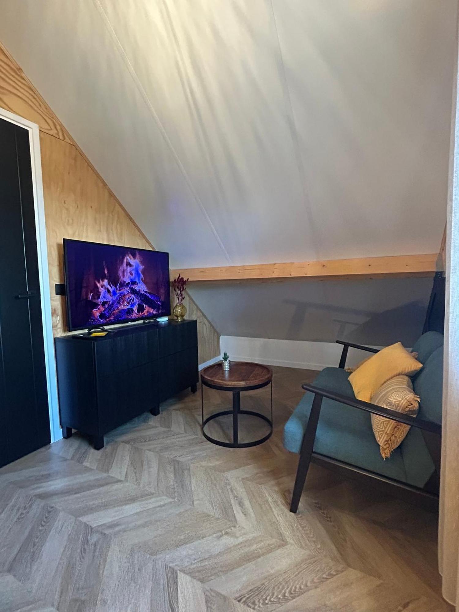 Вілла Tiny House Thuus Сінт-Анналанд Екстер'єр фото